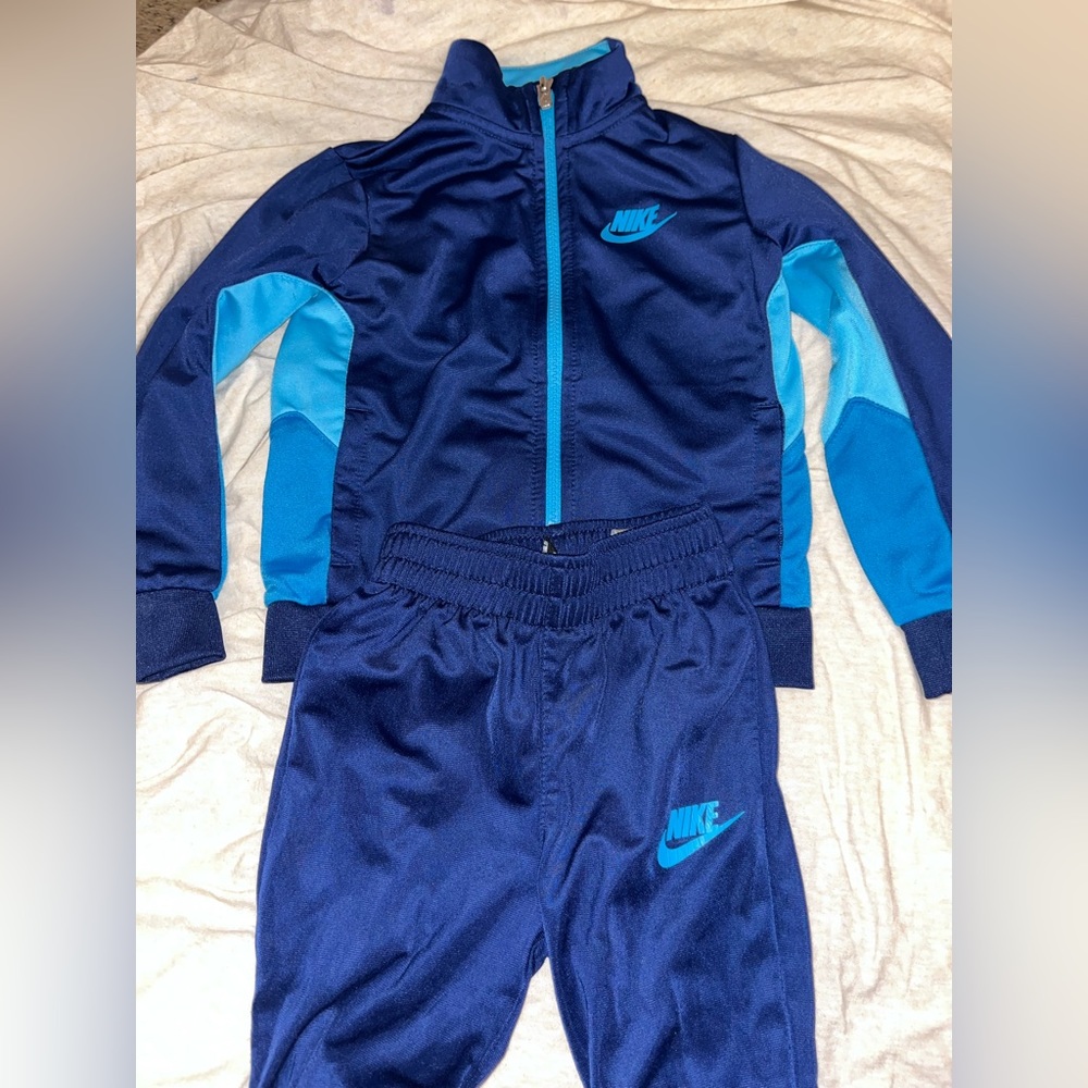 Nike boy suit